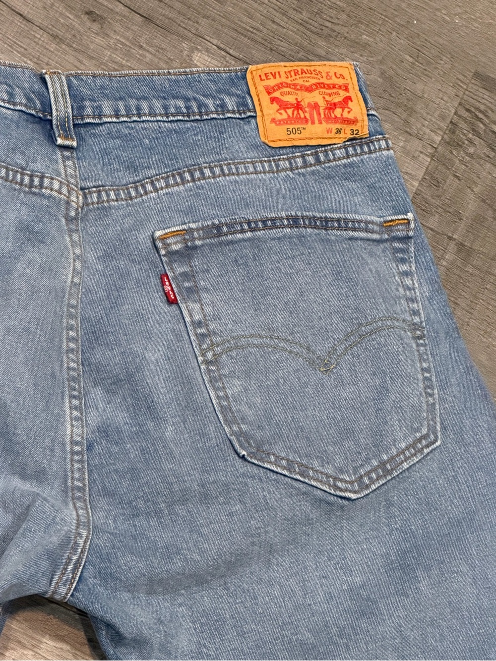 Levi's 505 Straight Leg Men’s Jeans - Light Wash Blue